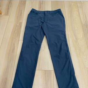 Lululemon ABC 5-Pocket Pants Men 30 x 30 Blue Classic Fit Stretch LM5ADES